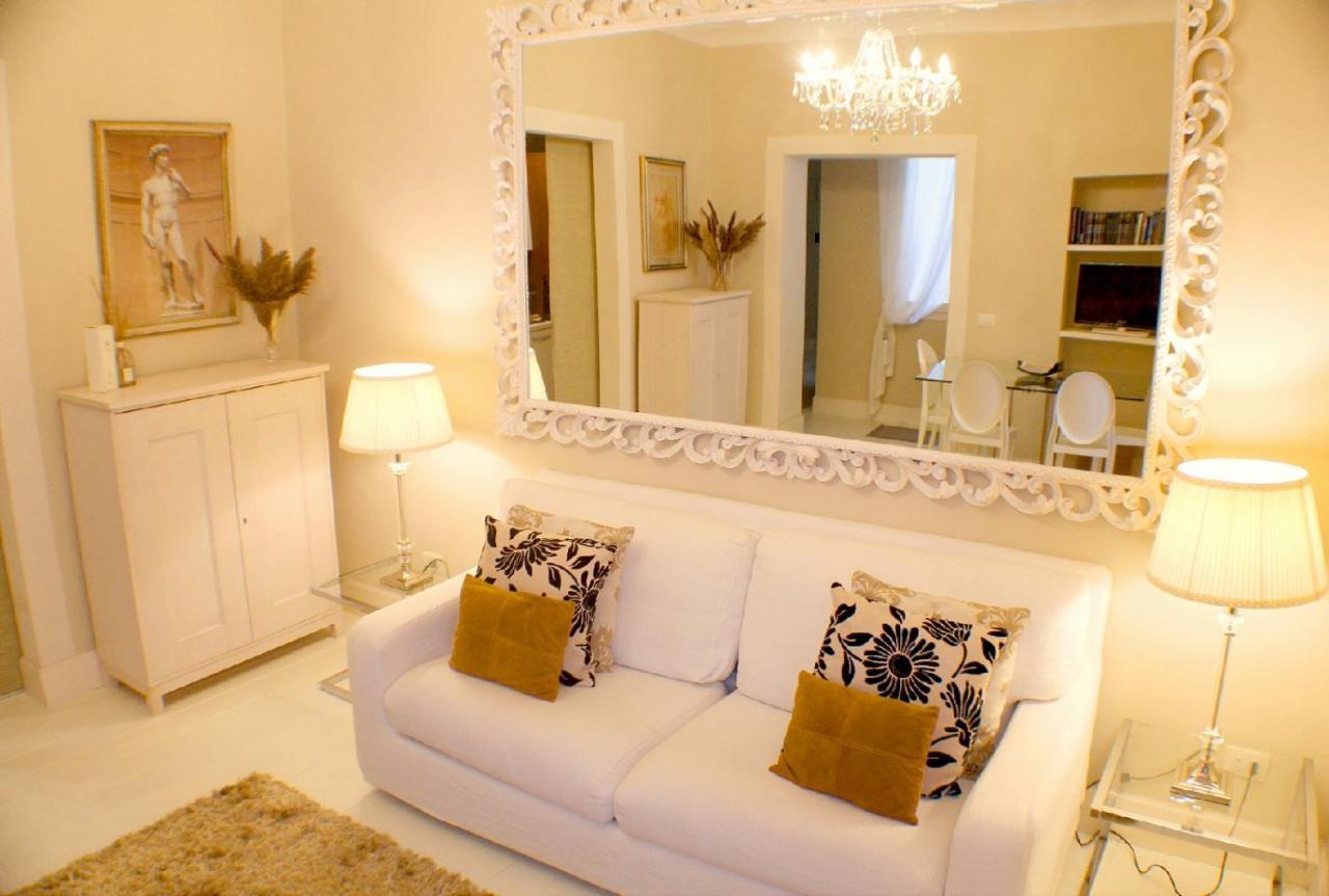 White * Florencia