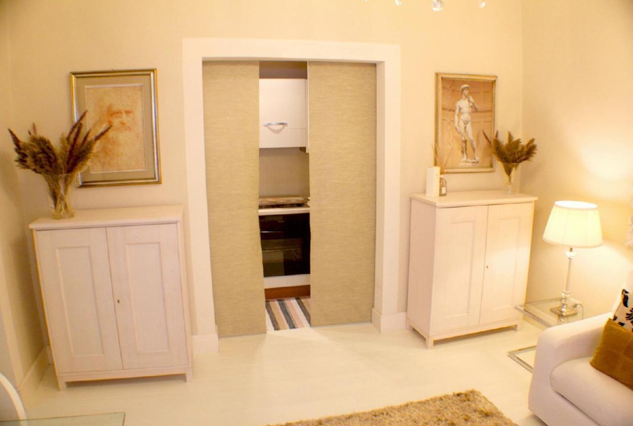 White * Florencia